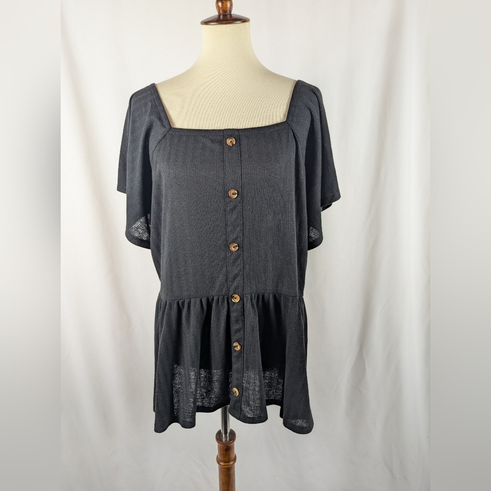 Lane Bryant Black Short Sleeve Peplum Button Front Knit Top Plus Size 18/20 EUC